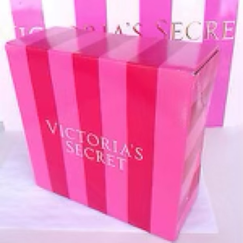 Beauty/skin care mystery box Victoria secr…